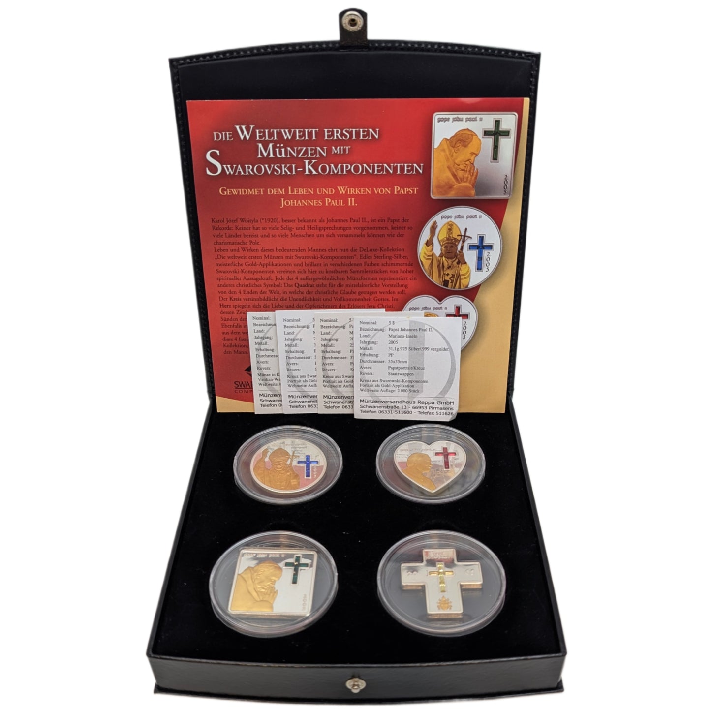 Leben und Wirken von Papst Johannes Paul II., Goldapplikation, Swarovskikristalle